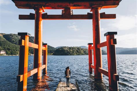 Hakone Shrine Heiwa No Tori Lake Ashi Explorest