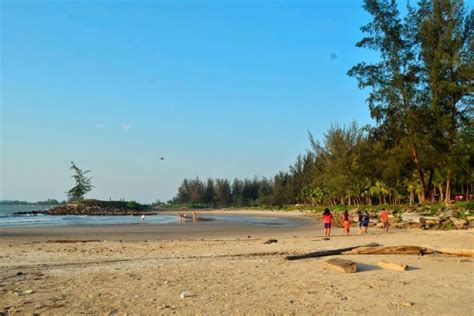 Top 10 Best Beaches In Sarawak 2025 Friends Trip