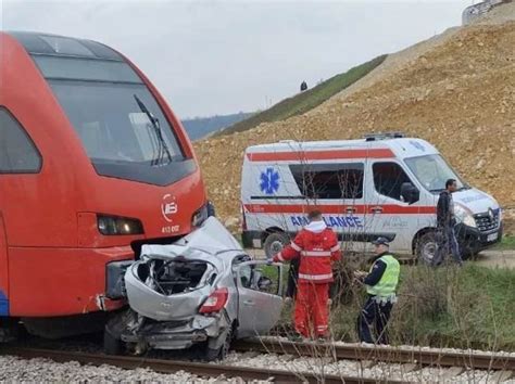 TRAGEDIJA NA PRUZI Voz naletio na automobil žena poginula na licu