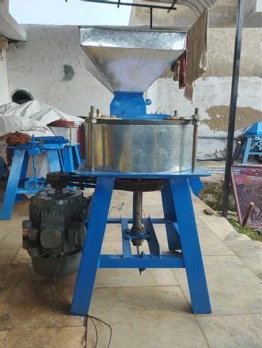 Semi Automatic Hp Inch Flour Mill Machine Kg Hr At Best Price