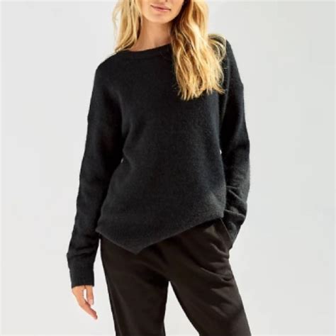 Aritzia Sweaters Aritzia The Group By Babaton Black Thurlow Sweater