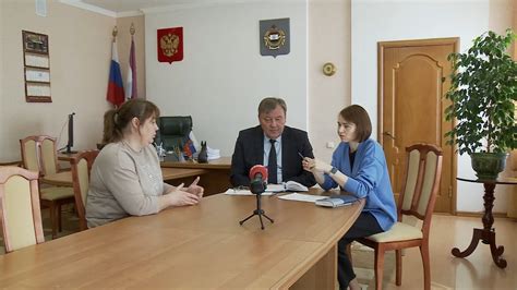 Юлия Оглоблина провела приём граждан в Инсаре - YouTube