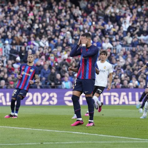 Ferran Torres se enfrenta a Xavi Hernández por Lamine Yamal tensión en