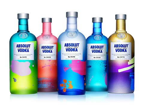 Украшение бутылки водки культового бренда