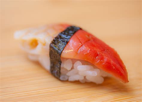 Hokkigai Sushi