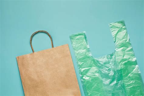 Perbandingan Antara Tas Plastik Plastic Bag Dan Tas Kertas Paper Bag