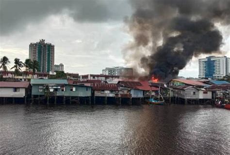 Lapan Rumah Musnah Dalam Kebakaran Di Kampung Wireless Astro Awani