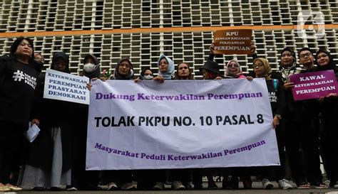 Aksi Masyarakat Peduli Keterwakilan Perempuan Tolak PKPU Nomor 10 Pasal