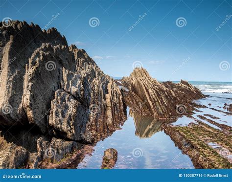 El Flysch De Itzurum En Zumaia Pa S Vasco Espa A Foto De Archivo