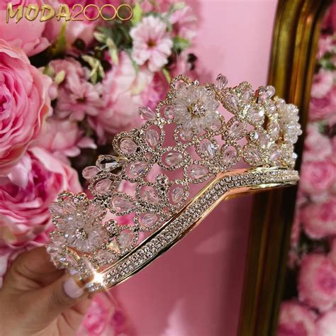 Pretty silver and gold floral quince crown | Quinceanera pink, Pink quince, Quinceanera themes ...