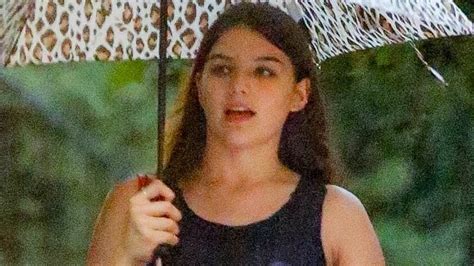 Suri la hija de Tom Cruise y Katie Holmes de 18 años desafía la