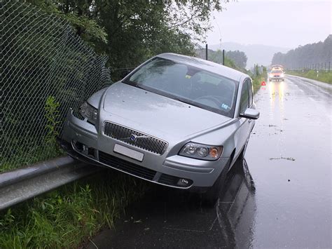 Selbstunfall Unter Alkoholeinfluss Verursacht Polizeinews Ch