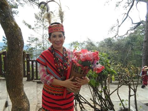 Igorot Costume Unlimited Pictures For Only Php20 Mines View Park