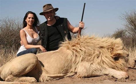 Las 16 Fotos De Victoria Vannucci Y Matías Garfunkel Cazando En África