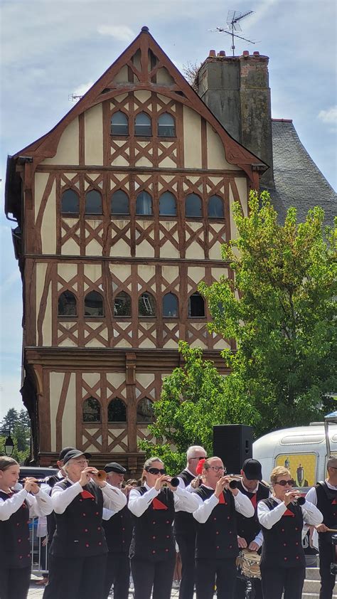 La F Te De La St Loup Guingamp Bagad Salicornes