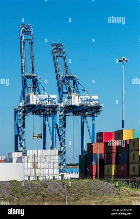 Import And Export Containers Hi Res Stock Photography And Images Alamy