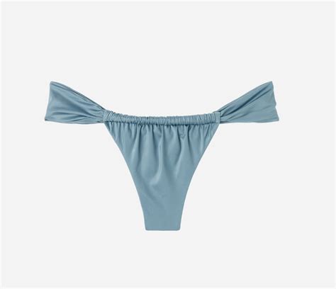 Τα hot bikini trends που θα κυριαρχήσουν το καλοκαίρι VOGUE GR