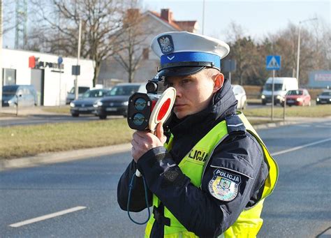 Policja wyruszyła na łowy Wysokie mandaty dla nieostrożnych kierowców