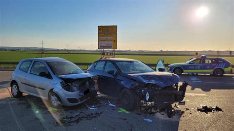 Unfall Bei Lauingen Zwei Autofahrerinnen Werden Verletzt