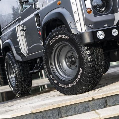 These Custom Land Rover Defenders Are Absolutely Insane Autos