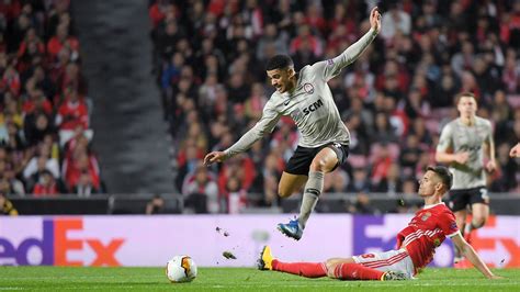 Benfica Diz Adeus Europa Guias Estiveram A Vencer Por E Mas