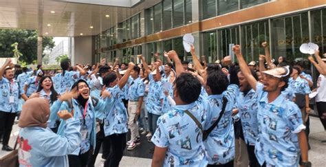 Massa Pendukung Prabowo Gibran Mulai Padati Jcc Senayan