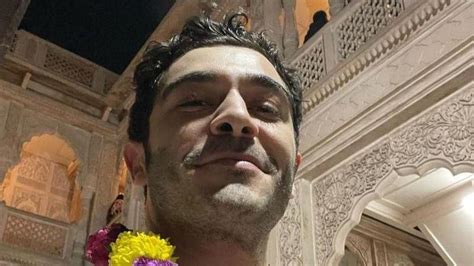 Turkish Actor Burak Deniz Winds Up India Trip With Temple Visit An