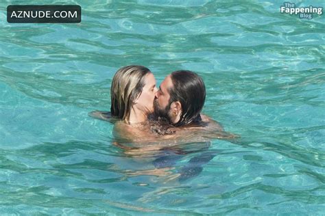 Heidi Klum Sexy And Nude Seen With Tom Kaulitz Showing Off Her Hot Boobs At Saint Barts Beach