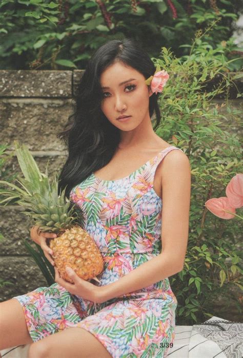 Hwasa Holding A Pineapple Lol Moomoocentral Scan Mamamoo Seasons