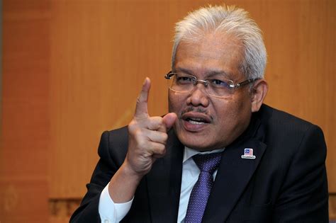 Report Hamzah Zainuddin To Be Opposition Leader In Place Of Muhyiddin