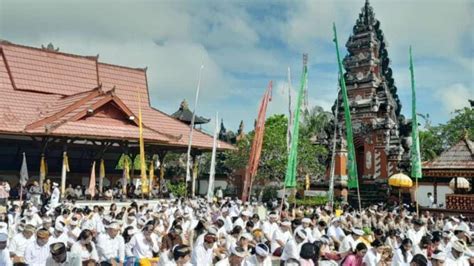 Ratusan Umat Hindu Palangka Raya Rayakan Hari Raya Galungan Dengan