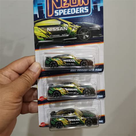 Jual Hot Wheels Neon Speeders Nissan GT R R Kota Pematang Siantar SneakerHunter