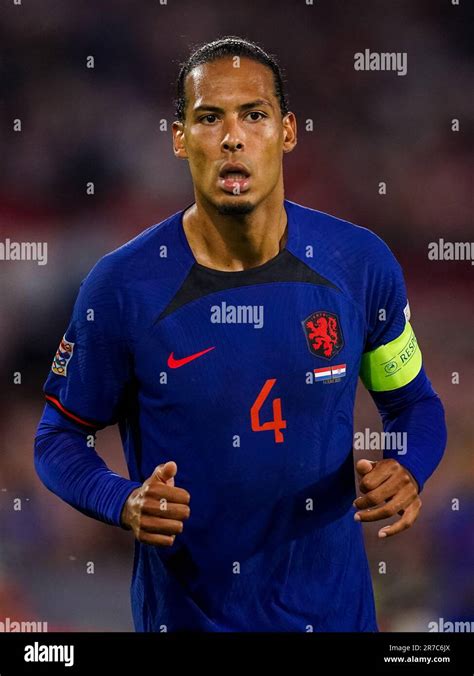 Virgil Van Dijk Hi Res Stock Photography And Images Alamy