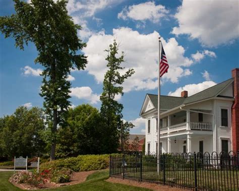 About Dunwoody, GA | Discover Charm, History & Community