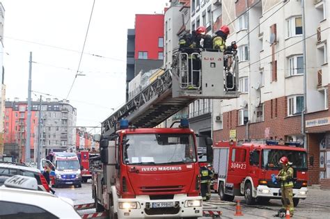 Pożar kamienicy we Wrocławiu przy ul Kościuszki Osiem osób