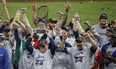 Braves end 26-year World Series drought with Astros thumping | Daily Sabah