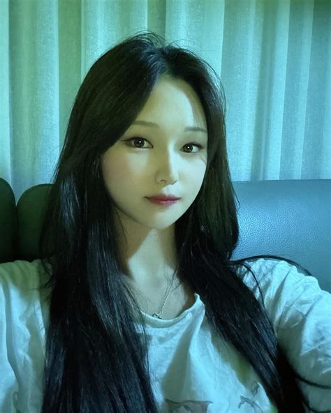 Who Is Yuyuhwa? Rising K-Star’s Age, Career & Net Worth