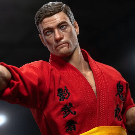 Infinite Statue BLOODSPORT FRANK DUX DELUXE - Bombusbee