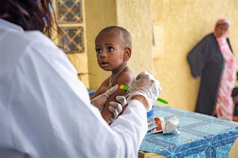 Afrique Des Milliers Denfants Risquent De Mourir De Malnutrition