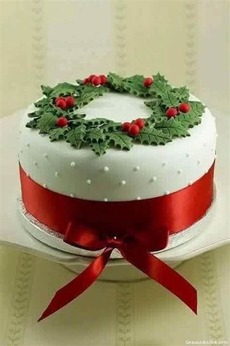 Christmas Wreath Cake | Geaux Ask Alice!