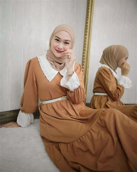 9 Item Busana Vintage Bikin Penampilan Hijab Modis Bernuasa