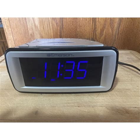 Emerson Smartset Dual Alarm Clock Amfm Radio Model Cks9031 Etsy