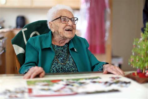 On The Bright Side 113 Year Old Bay Area Woman Plans To Survive Her