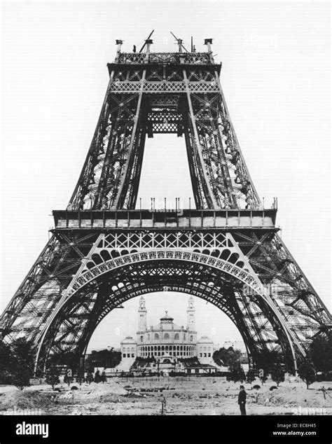 Torre Eiffel Construida En 1889 Como El Punto De Entrada Para La Exposition Universelle De París