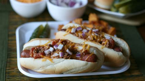 Slow-Cooker Chili Dogs Recipe - BettyCrocker.com