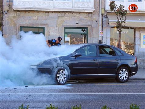 Arde Un Coche En Pleno Centro De Baiona Telemari As