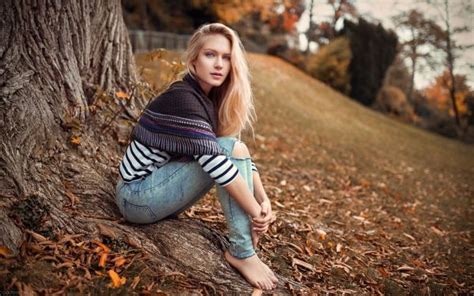 Wallpaper Model Blonde Black Tops Torn Jeans Necklace Pierced