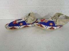 Pair Of Plains Indians Beaded Deerskin Moccasins Oberman Auctions