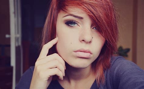 Girl Face Sad Eyes Piercing Wallpaper Coolwallpapers Me