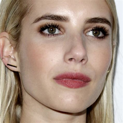 Emma Roberts Makeup Bronze Eyeshadow And Red Lipstick Steal Her Style